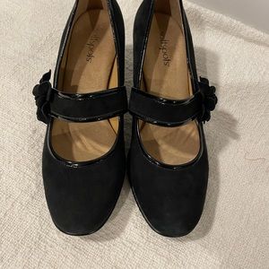 Softspots Black Leather Comfort Heels  Experience ultimate comfort Size 7.5